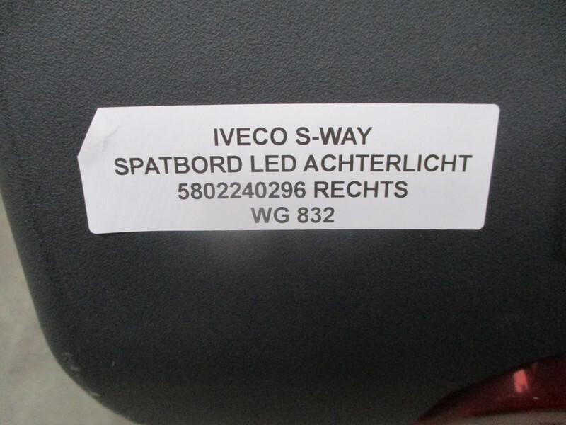 Iveco 5802240296 //41299389/ 41299388 RECHTS LAMP EN SPATBORSMET LED S WAY MODEL 2021 - Zadnja svetla za Kamion: slika 3 Iveco 5802240296 //41299389/ 41299388 RECHTS LAMP EN SPATBORSMET LED S WAY MODEL 2021 - Zadnja svetla za Kamion: slika 3