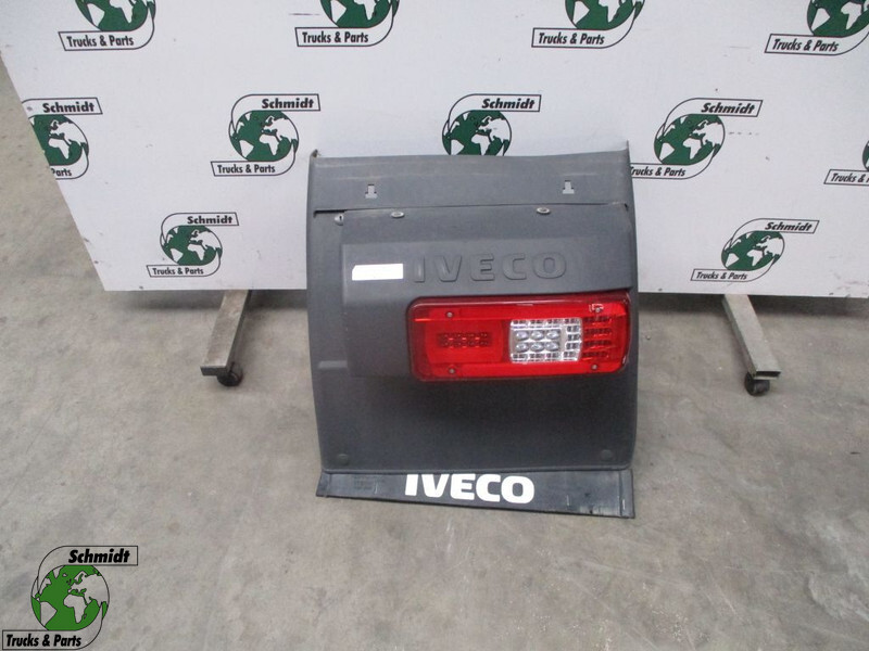 Iveco 5802240296 //41299389/ 41299388 RECHTS LAMP EN SPATBORSMET LED S WAY MODEL 2021 - Zadnja svetla za Kamion: slika 1 Iveco 5802240296 //41299389/ 41299388 RECHTS LAMP EN SPATBORSMET LED S WAY MODEL 2021 - Zadnja svetla za Kamion: slika 1