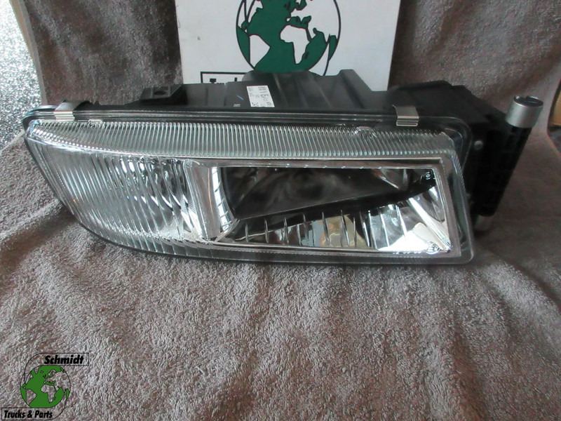 MAN 81.25101-6522 // 81.25101-6798 MAN MISTLAMP NIEUWE !!! RECHTS - Svetla za maglu za Kamion: slika 1 MAN 81.25101-6522 // 81.25101-6798 MAN MISTLAMP NIEUWE !!! RECHTS - Svetla za maglu za Kamion: slika 1