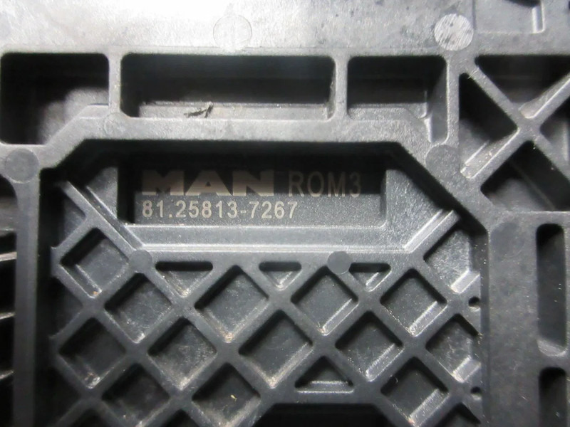 MAN 81.25813-7267 ROM3 RADAR MODULEN MAN 18.520 EURO 6 MODEL 2024 - Električni sistem za Kamion: slika 4 MAN 81.25813-7267 ROM3 RADAR MODULEN MAN 18.520 EURO 6 MODEL 2024 - Električni sistem za Kamion: slika 4