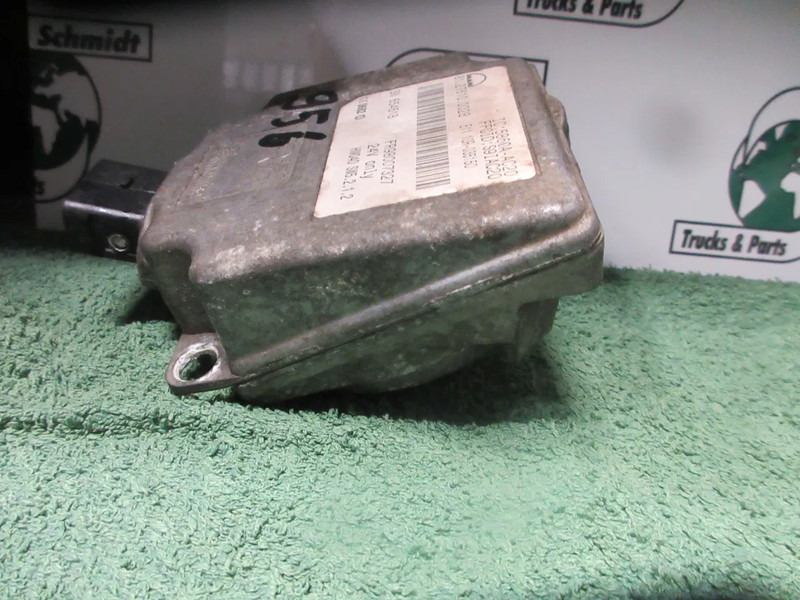 MAN 81.27610-0028 RADAR SENSOR MAN 18.440 TGX EURO 6 MODEL 2016 - Električni sistem za Kamion: slika 3 MAN 81.27610-0028 RADAR SENSOR MAN 18.440 TGX EURO 6 MODEL 2016 - Električni sistem za Kamion: slika 3