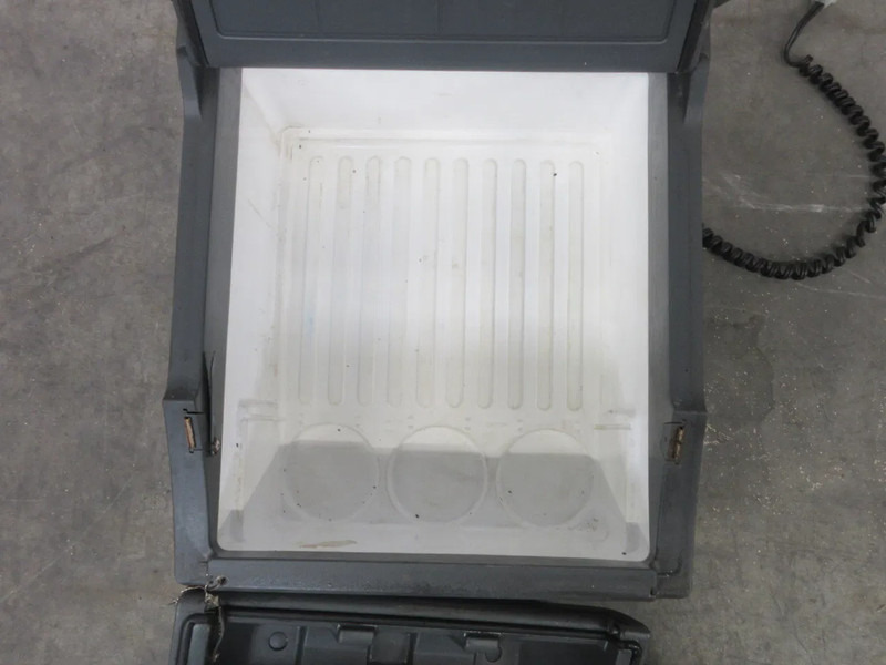 MAN 81.63910-6032 KOELKAST MAN 18.480 TGX EURO 6 MODEL 2012 - Električni sistem za Kamion: slika 5 MAN 81.63910-6032 KOELKAST MAN 18.480 TGX EURO 6 MODEL 2012 - Električni sistem za Kamion: slika 5