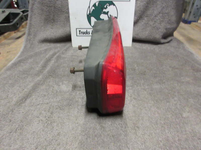 Mercedes-Benz A 003 554 17 03 ACHTERLAMP MERCEDES 1845 EURO 6 - Zadnja svetla za Kamion: slika 2 Mercedes-Benz A 003 554 17 03 ACHTERLAMP MERCEDES 1845 EURO 6 - Zadnja svetla za Kamion: slika 2