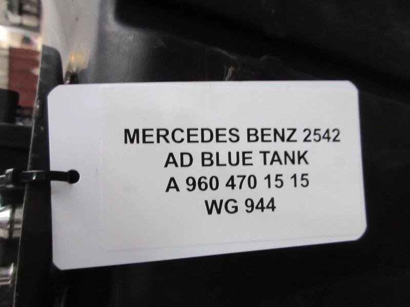 Mercedes-Benz A 960 470 15 15 AD BLUE TANK MERCEDES BENZ MP 4 EURO 6 - Rezervoar za gorivo za Kamion: slika 5 Mercedes-Benz A 960 470 15 15 AD BLUE TANK MERCEDES BENZ MP 4 EURO 6 - Rezervoar za gorivo za Kamion: slika 5