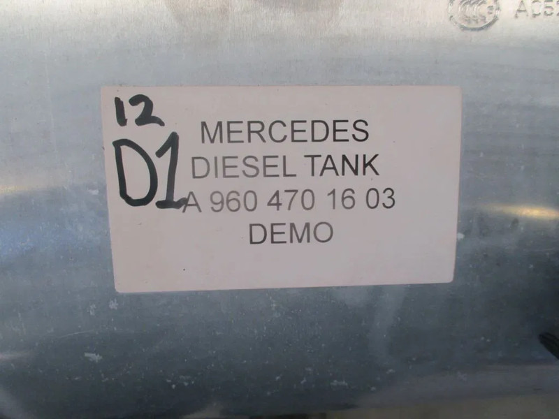Mercedes-Benz A 960 470 16 03 BRANDSTOFTANK NIEUW! ZONDER STEUNEN - Rezervoar za gorivo: slika 4 Mercedes-Benz A 960 470 16 03 BRANDSTOFTANK NIEUW! ZONDER STEUNEN - Rezervoar za gorivo: slika 4