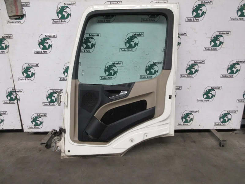 Mercedes-Benz A 960 720 26 03 DEUR MERCEDES MP4 RECHTS MODEL 2018 - Vrata i delovi za Kamion: slika 2 Mercedes-Benz A 960 720 26 03 DEUR MERCEDES MP4 RECHTS MODEL 2018 - Vrata i delovi za Kamion: slika 2