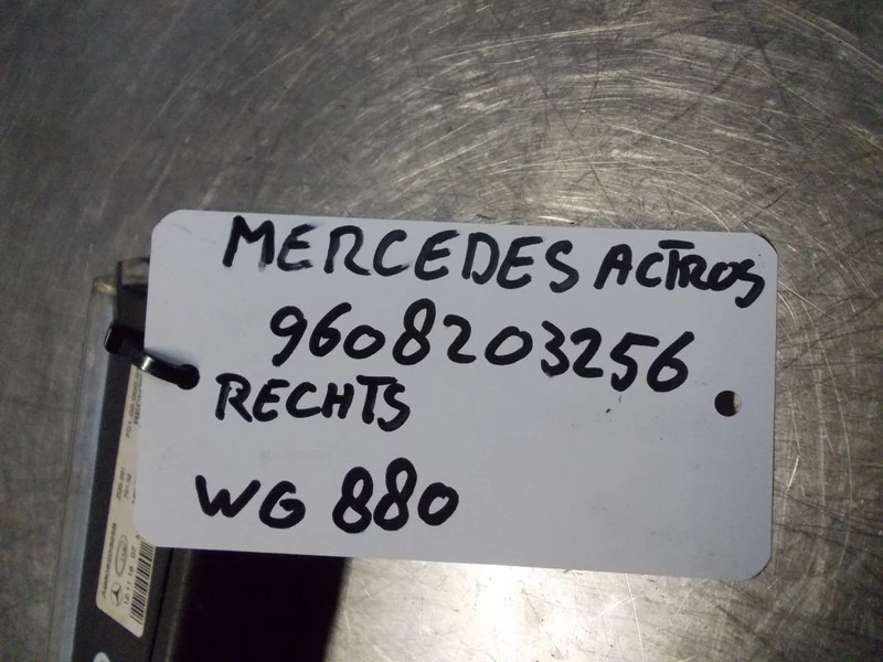 Mercedes-Benz ACTROS A 960 820 32 56 LED MODULE RECHTS EURO 6 - Prednja svetla za Kamion: slika 2 Mercedes-Benz ACTROS A 960 820 32 56 LED MODULE RECHTS EURO 6 - Prednja svetla za Kamion: slika 2
