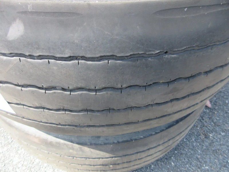 Michelin 385/65R 22.5 VOOR BANDEN M+S MET ALCOA WIELEN 50% PROFILE - Guma za Kamion: slika 4 Michelin 385/65R 22.5 VOOR BANDEN M+S MET ALCOA WIELEN 50% PROFILE - Guma za Kamion: slika 4