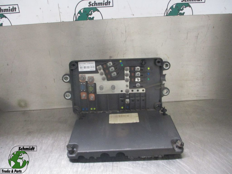 Renault 21717590 regeleenheid T460 - Električni sistem za Kamion: slika 1 Renault 21717590 regeleenheid T460 - Električni sistem za Kamion: slika 1