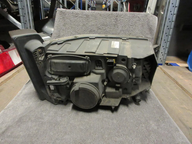 Renault 7482251239 KOPLAMP RENAULT T 480 EURO 6 LINKS - Prednja svetla za Kamion: slika 3 Renault 7482251239 KOPLAMP RENAULT T 480 EURO 6 LINKS - Prednja svetla za Kamion: slika 3