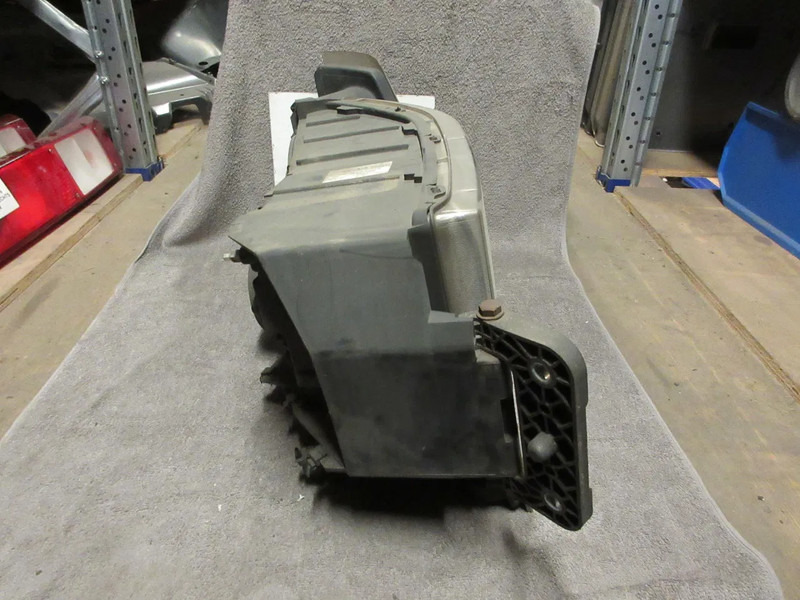 Renault 7482251239 KOPLAMP RENAULT T 480 EURO 6 LINKS - Prednja svetla za Kamion: slika 2 Renault 7482251239 KOPLAMP RENAULT T 480 EURO 6 LINKS - Prednja svetla za Kamion: slika 2