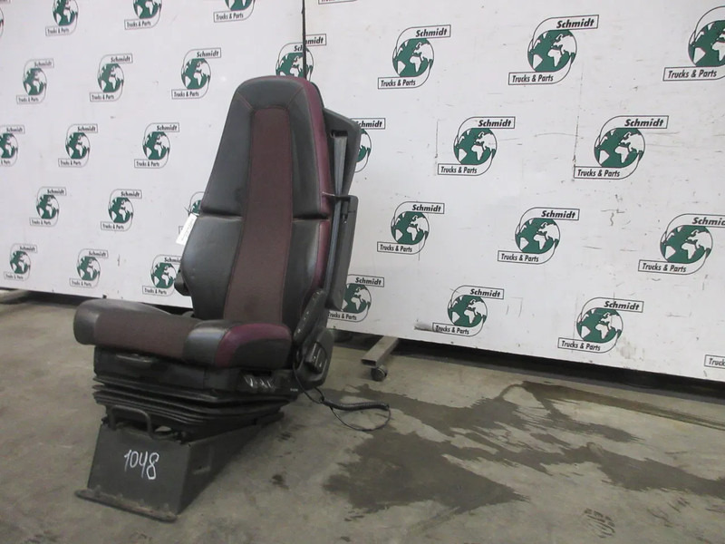 Volvo 23766412 // 23764396 STOELEN SET LUCHTGEVEERT R+L FM MODEL 2023 - Sedište za Kamion: slika 3 Volvo 23766412 // 23764396 STOELEN SET LUCHTGEVEERT R+L FM MODEL 2023 - Sedište za Kamion: slika 3