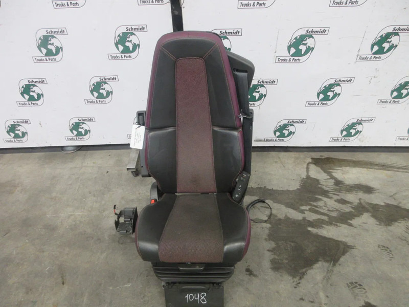 Volvo 23766412 // 23764396 STOELEN SET LUCHTGEVEERT R+L FM MODEL 2023 - Sedište za Kamion: slika 4 Volvo 23766412 // 23764396 STOELEN SET LUCHTGEVEERT R+L FM MODEL 2023 - Sedište za Kamion: slika 4