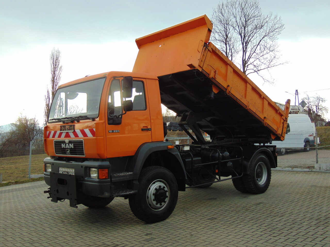Istovarivač MAN 18-224 4x4 KIPER: slika 10