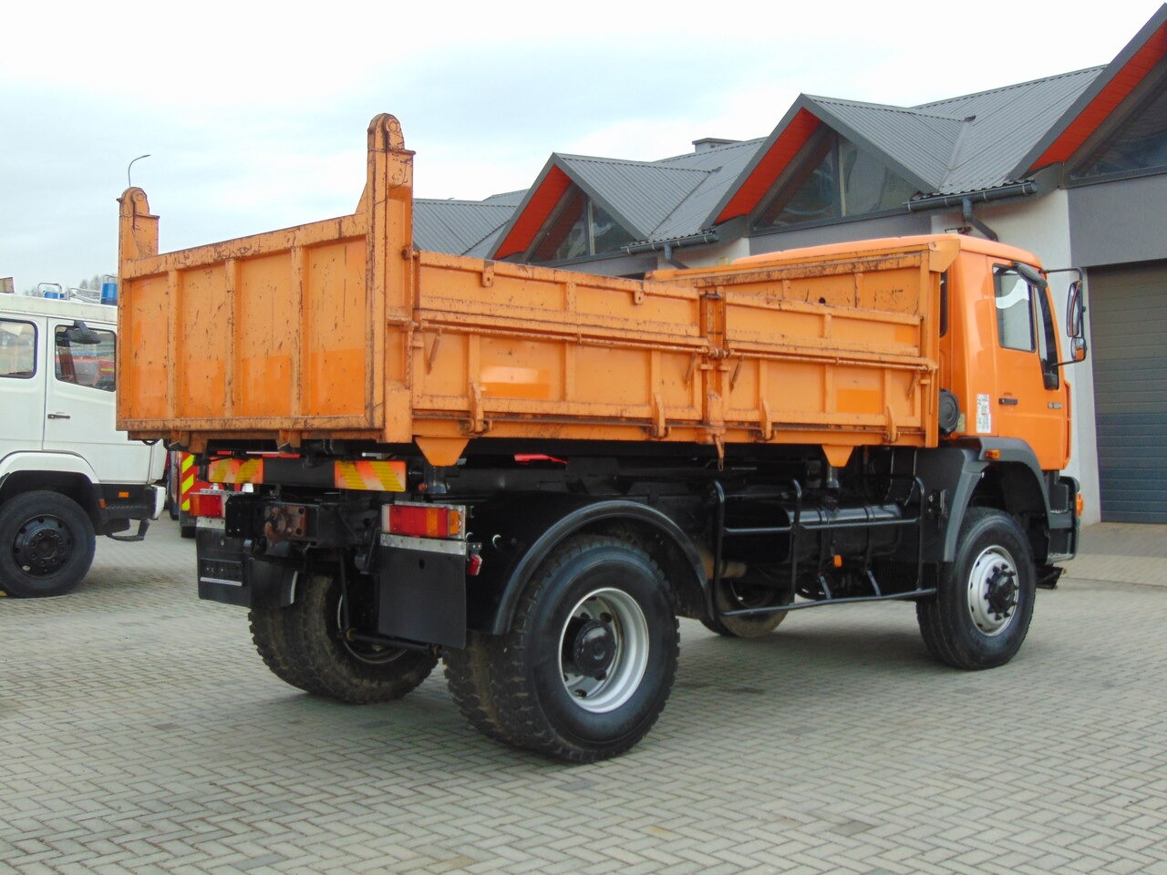 MAN 18-224 4x4 KIPER - Istovarivač: slika 4 MAN 18-224 4x4 KIPER - Istovarivač: slika 4