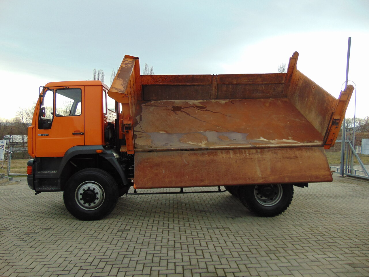 Istovarivač MAN 18-224 4x4 KIPER: slika 12