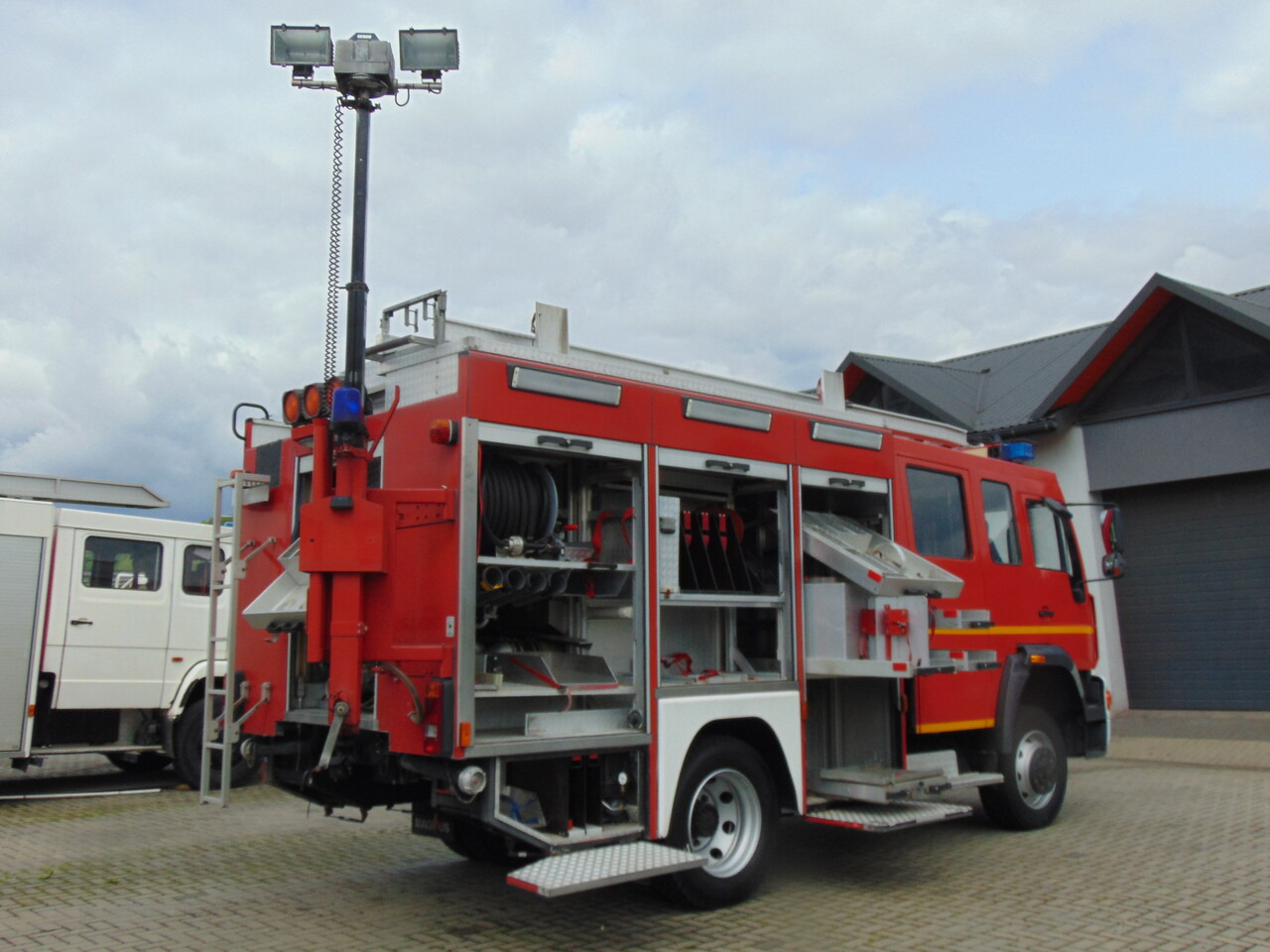 Vatrogasni kamion MAN LE14.260 4x4 MAGIRUS: slika 30