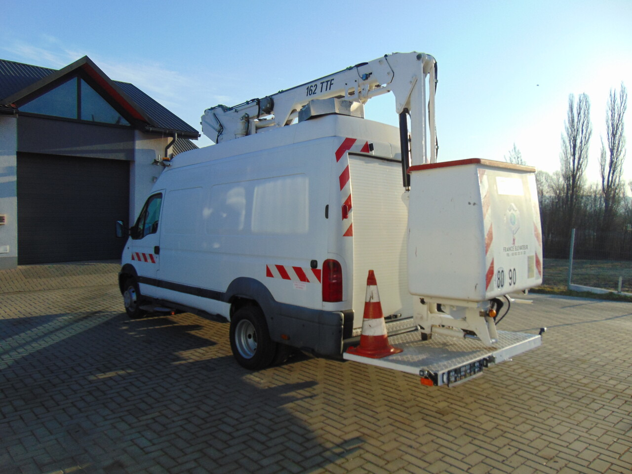 RENAULT Mascott 2,8dCi 110 L2H3 France Elevateur 152TTF 162TTF - Vazdušna platforma: slika 3 RENAULT Mascott 2,8dCi 110 L2H3 France Elevateur 152TTF 162TTF - Vazdušna platforma: slika 3