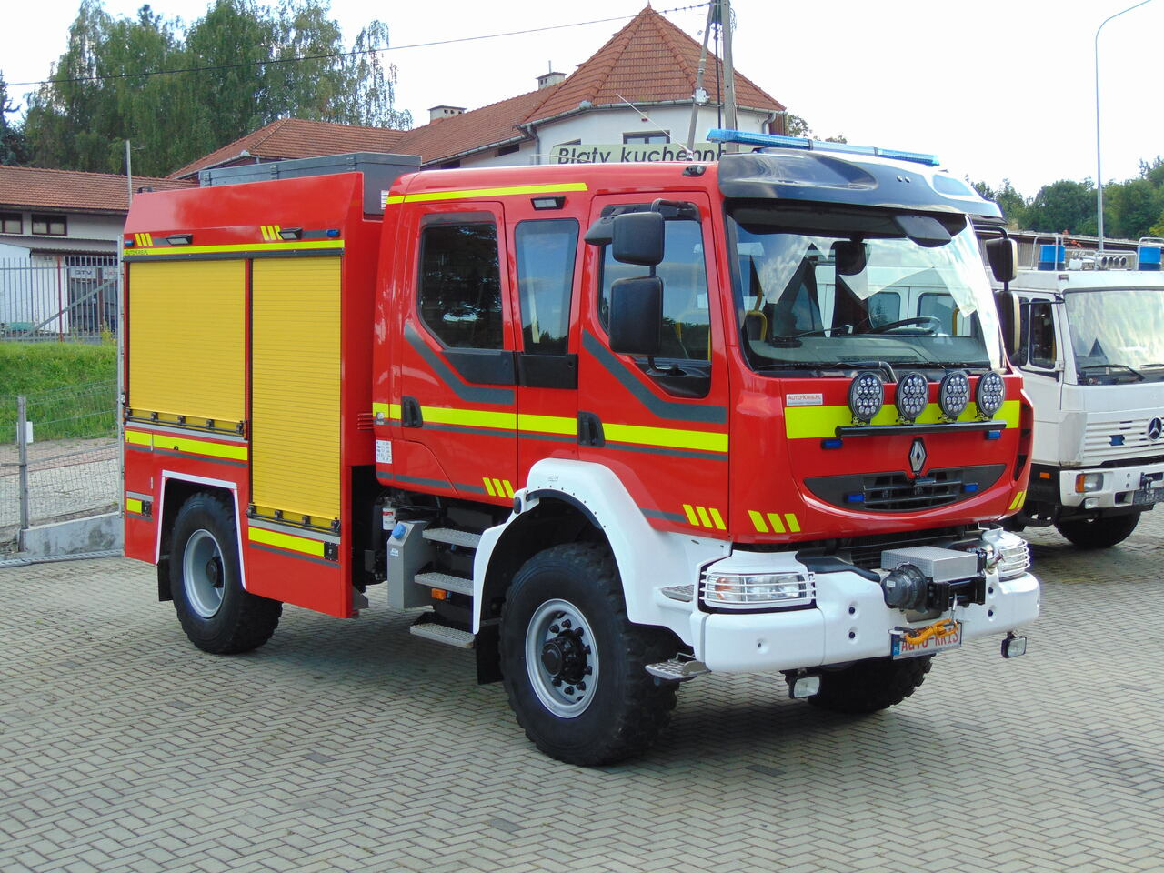 RENAULT Midlum 240DXi 4x4 GIMAEX - Vatrogasni kamion: slika 2 RENAULT Midlum 240DXi 4x4 GIMAEX - Vatrogasni kamion: slika 2
