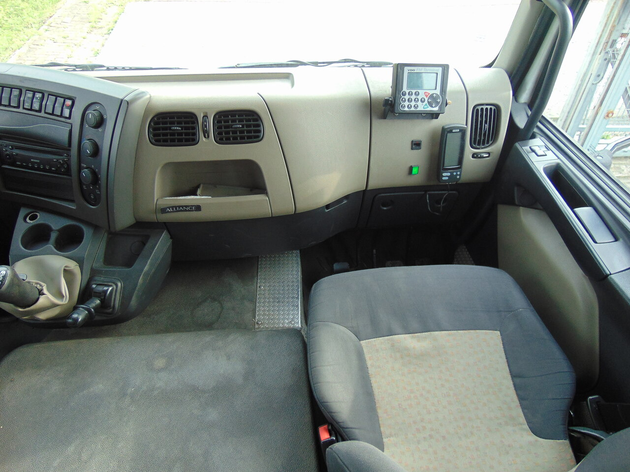Kamion sa ceradom RENAULT Midlum 240DXi: slika 15