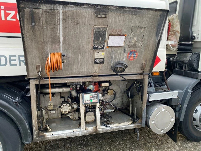 DAF 65CF-240 / FULL STEEL / POMP / 3 COMPARTIMENTS / 8350 LITER / ONLY:25969 KM / EURO-2 / MANUAL / GOOD CONDITION DAF 65CF-240 / FULL STEEL / POMP / 3 COMPARTIMENTS / 8350 LITER / ONLY:25969 KM / EURO-2 / MANUAL / GOOD CONDITION: slika 10