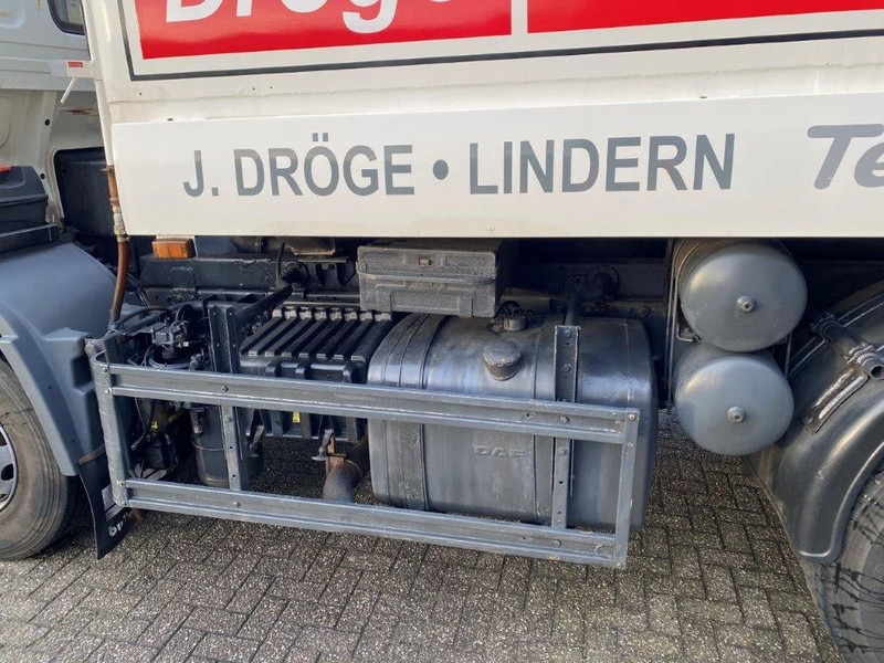 DAF 65CF-240 / FULL STEEL / POMP / 3 COMPARTIMENTS / 8350 LITER / ONLY:25969 KM / EURO-2 / MANUAL / GOOD CONDITION DAF 65CF-240 / FULL STEEL / POMP / 3 COMPARTIMENTS / 8350 LITER / ONLY:25969 KM / EURO-2 / MANUAL / GOOD CONDITION: slika 8