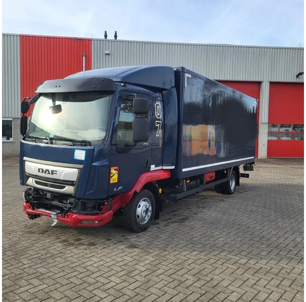 DAF LF 210 / ENGINE RUNNING / ONLY:120371 KM / PLATFORM:1000 KG / LWDS / AIRCO / AUTOMATIC / EURO-6 / 2022 - Kamion sa zatvorenim sandukom: slika 1 DAF LF 210 / ENGINE RUNNING / ONLY:120371 KM / PLATFORM:1000 KG / LWDS / AIRCO / AUTOMATIC / EURO-6 / 2022 - Kamion sa zatvorenim sandukom: slika 1