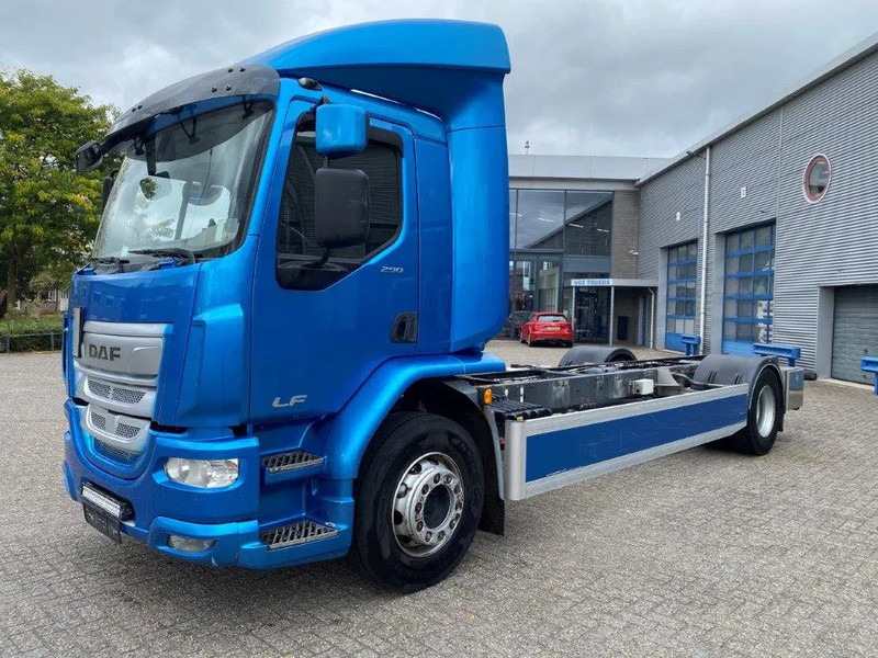 DAF LF290 / ONLY:429873KM / LWDS / GOOD TYRES / AUTOMATIC / EURO-6 / 2018 - Kamion sa golom šasijom i zatvorenom kabinom: slika 1 DAF LF290 / ONLY:429873KM / LWDS / GOOD TYRES / AUTOMATIC / EURO-6 / 2018 - Kamion sa golom šasijom i zatvorenom kabinom: slika 1