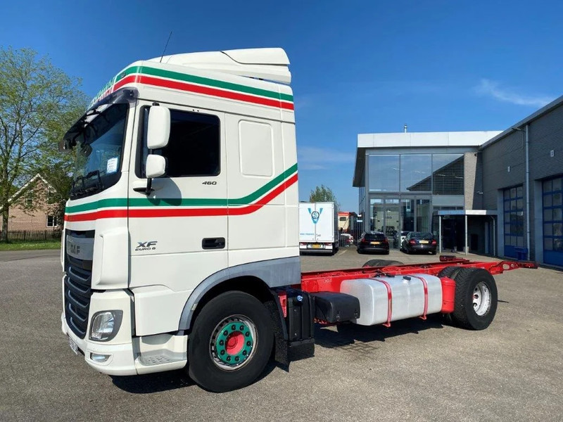 DAF XF106-460 / INTARDER / SPACE CAB / MANUAL / EURO-6 / 2015 - Kamion sa golom šasijom i zatvorenom kabinom: slika 1 DAF XF106-460 / INTARDER / SPACE CAB / MANUAL / EURO-6 / 2015 - Kamion sa golom šasijom i zatvorenom kabinom: slika 1