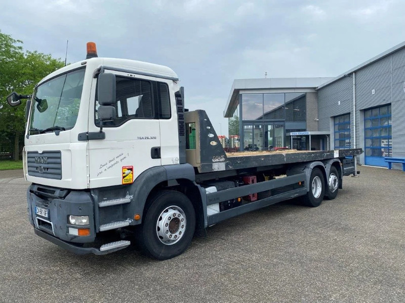 MAN TGA26.320 / SLIDING PLATEAU / WINCH / LIFT AXLE / MACHINE CARRIER / MANUAL / EURO-4 / 2007 - Kamion sa tovarnim sandukom: slika 2 MAN TGA26.320 / SLIDING PLATEAU / WINCH / LIFT AXLE / MACHINE CARRIER / MANUAL / EURO-4 / 2007 - Kamion sa tovarnim sandukom: slika 2