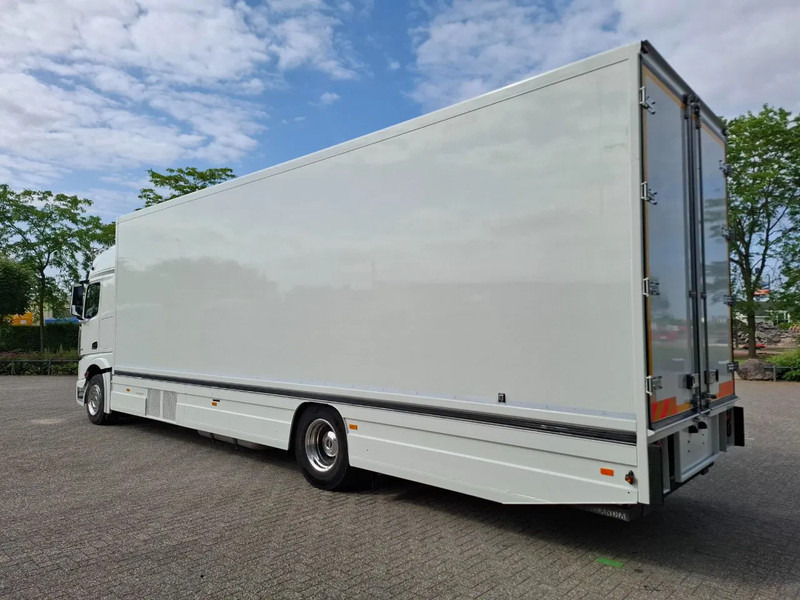 Mercedes-Benz Actros 1843 / GERMAN FLOWER TRUCK / 162021 KM / ISOLATED BOX / COOL & HEATED / NAVI / PLATFORM 1500 KG / TOP CONDITION / FULL-AI - Hrana kamion: slika 3 Mercedes-Benz Actros 1843 / GERMAN FLOWER TRUCK / 162021 KM / ISOLATED BOX / COOL & HEATED / NAVI / PLATFORM 1500 KG / TOP CONDITION / FULL-AI - Hrana kamion: slika 3