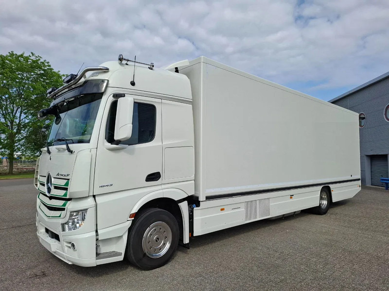 Mercedes-Benz Actros 1843 / GERMAN FLOWER TRUCK / 162021 KM / ISOLATED BOX / COOL & HEATED / NAVI / PLATFORM 1500 KG / TOP CONDITION / FULL-AI - Hrana kamion: slika 1 Mercedes-Benz Actros 1843 / GERMAN FLOWER TRUCK / 162021 KM / ISOLATED BOX / COOL & HEATED / NAVI / PLATFORM 1500 KG / TOP CONDITION / FULL-AI - Hrana kamion: slika 1