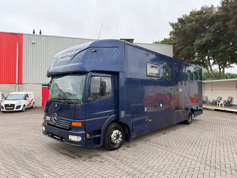 Mercedes-Benz Atego 1223 / ENGINE RUNNING / ONLY:159450 KM / HORSETRUCK / HEATED BOX / WATERTANK / LIVING ROOM / EURO-2 / MANUAL / 1998 - Kamioni za prevoz konja: slika 1 Mercedes-Benz Atego 1223 / ENGINE RUNNING / ONLY:159450 KM / HORSETRUCK / HEATED BOX / WATERTANK / LIVING ROOM / EURO-2 / MANUAL / 1998 - Kamioni za prevoz konja: slika 1