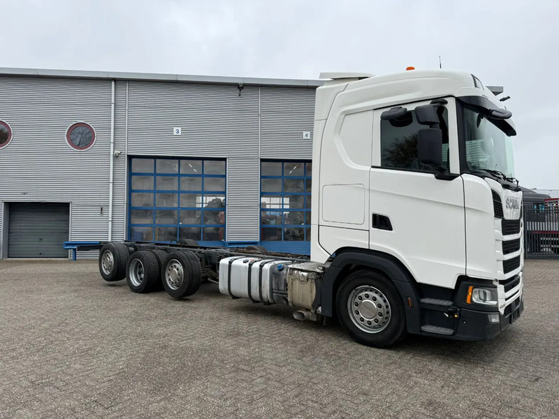 Scania NGS S500 / 8X2 / RETARDER / 2X LIFT+LENKACHSE / FULL-AIR / LWDS / LEATHER / FRIDGE / AUTOMATIC / EURO-6 / 2018 - Kamion sa golom šasijom i zatvorenom kabinom: slika 2 Scania NGS S500 / 8X2 / RETARDER / 2X LIFT+LENKACHSE / FULL-AIR / LWDS / LEATHER / FRIDGE / AUTOMATIC / EURO-6 / 2018 - Kamion sa golom šasijom i zatvorenom kabinom: slika 2