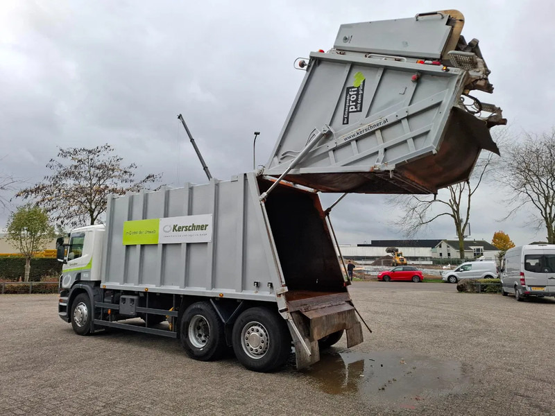 Scania P360 / RETARDER / ONLY:234640 KM / LENKACHSE / AIRCO / WORKING GARBAGE TRUCK / AUTOMATIC / EURO-5 / 2013 - Kamion za smeće: slika 4 Scania P360 / RETARDER / ONLY:234640 KM / LENKACHSE / AIRCO / WORKING GARBAGE TRUCK / AUTOMATIC / EURO-5 / 2013 - Kamion za smeće: slika 4