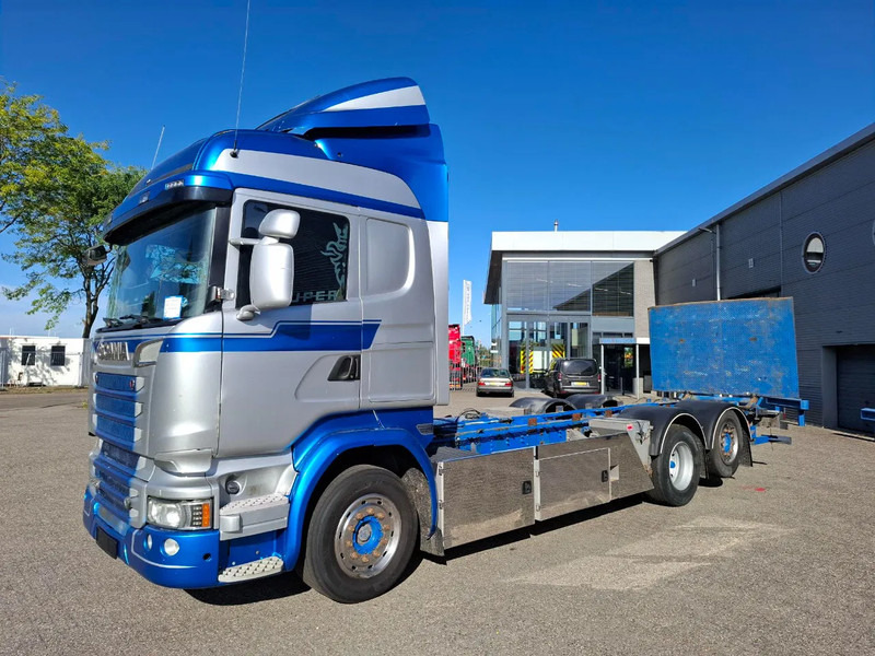 Scania R580 V8 / RETARDER / LIFT+LENKACHSE / FULL-AIR / PLATFORM 2000 KG / LEATHER / AIRCO / AUTOMATIC / EURO-6 / 2015 - Kamion sa golom šasijom i zatvorenom kabinom: slika 1 Scania R580 V8 / RETARDER / LIFT+LENKACHSE / FULL-AIR / PLATFORM 2000 KG / LEATHER / AIRCO / AUTOMATIC / EURO-6 / 2015 - Kamion sa golom šasijom i zatvorenom kabinom: slika 1