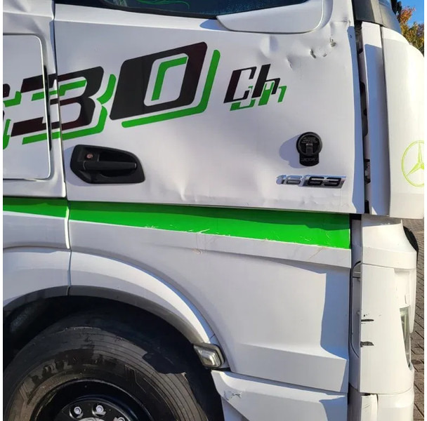 Tegljač Mercedes-Benz ACTROS 1863 / ENGINE RUNNING / RETARDER / PARK-COOL /HYDRAULICS / ONLY: 268593KM / GIGA-SPACE / MIRRORCAM / AUTOMATIC / EURO-6 /: slika 8 Tegljač Mercedes-Benz ACTROS 1863 / ENGINE RUNNING / RETARDER / PARK-COOL /HYDRAULICS / ONLY: 268593KM / GIGA-SPACE / MIRRORCAM / AUTOMATIC / EURO-6 /: slika 8