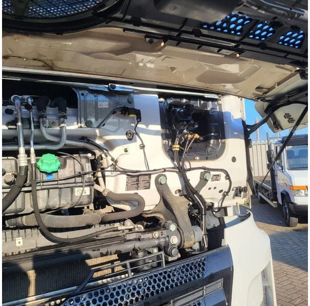 Tegljač Mercedes-Benz ACTROS 1863 / ENGINE RUNNING / RETARDER / PARK-COOL /HYDRAULICS / ONLY: 268593KM / GIGA-SPACE / MIRRORCAM / AUTOMATIC / EURO-6 /: slika 12 Tegljač Mercedes-Benz ACTROS 1863 / ENGINE RUNNING / RETARDER / PARK-COOL /HYDRAULICS / ONLY: 268593KM / GIGA-SPACE / MIRRORCAM / AUTOMATIC / EURO-6 /: slika 12