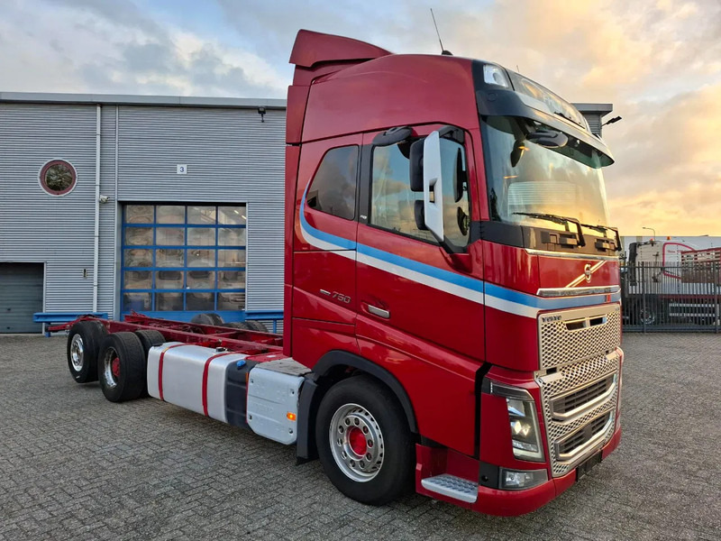 Volvo FH16-750 / BIG AXLE / VEB+ / ONLY:679711 KM / TECHNICAL 70TON / 9TON FRONT AXLE / INLINER / FULL-AIR / AUTOMATIC / EURO-6 / 2018 - Kamion sa golom šasijom i zatvorenom kabinom: slika 2 Volvo FH16-750 / BIG AXLE / VEB+ / ONLY:679711 KM / TECHNICAL 70TON / 9TON FRONT AXLE / INLINER / FULL-AIR / AUTOMATIC / EURO-6 / 2018 - Kamion sa golom šasijom i zatvorenom kabinom: slika 2