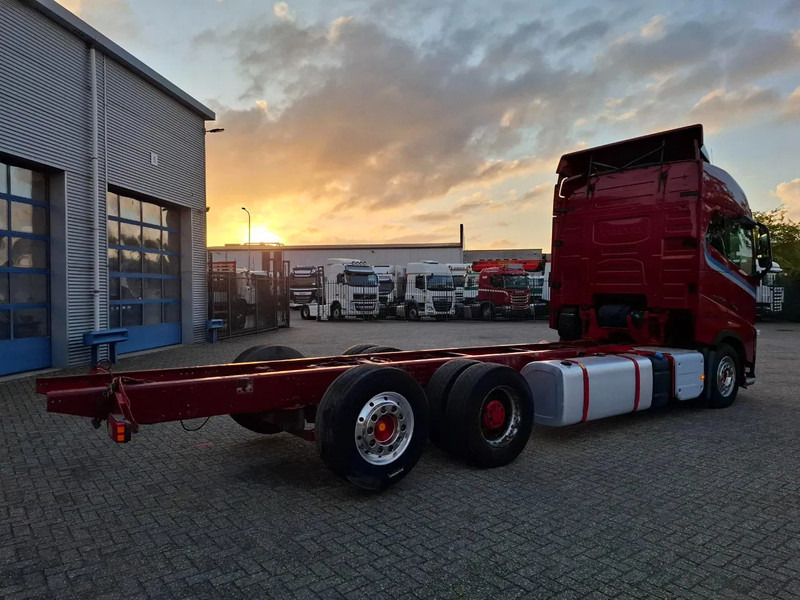 Volvo FH16-750 / BIG AXLE / VEB+ / ONLY:679711 KM / TECHNICAL 70TON / 9TON FRONT AXLE / INLINER / FULL-AIR / AUTOMATIC / EURO-6 / 2018 - Kamion sa golom šasijom i zatvorenom kabinom: slika 5 Volvo FH16-750 / BIG AXLE / VEB+ / ONLY:679711 KM / TECHNICAL 70TON / 9TON FRONT AXLE / INLINER / FULL-AIR / AUTOMATIC / EURO-6 / 2018 - Kamion sa golom šasijom i zatvorenom kabinom: slika 5