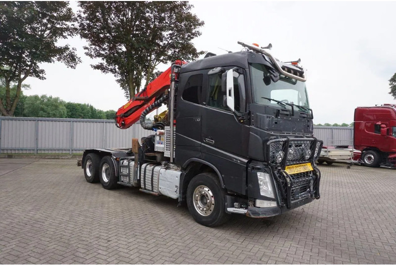Volvo FH16-750 / ENGINE RUNNING / 6x4 / RETARDER / BIG AXLE / VEB+ / PALFINGER FD250 / EURO-6 / 2016 - Šticar, Kamion sa dizalicom: slika 3 Volvo FH16-750 / ENGINE RUNNING / 6x4 / RETARDER / BIG AXLE / VEB+ / PALFINGER FD250 / EURO-6 / 2016 - Šticar, Kamion sa dizalicom: slika 3