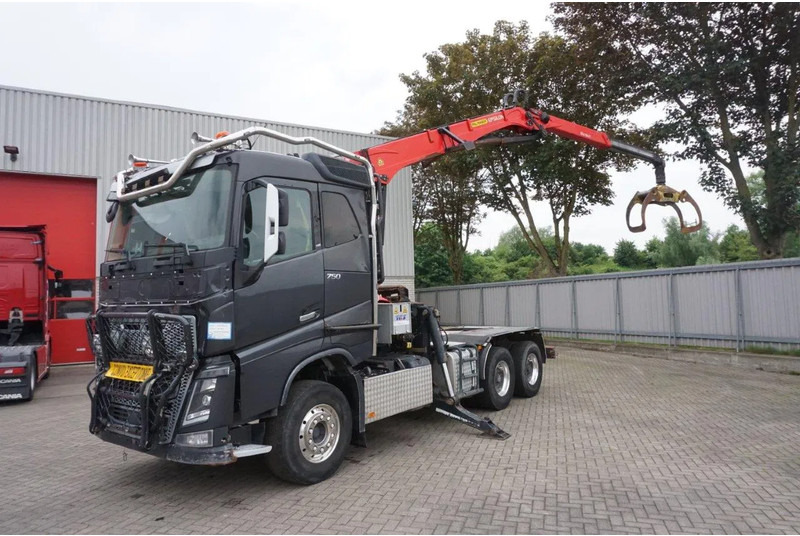 Volvo FH16-750 / ENGINE RUNNING / 6x4 / RETARDER / BIG AXLE / VEB+ / PALFINGER FD250 / EURO-6 / 2016 - Šticar, Kamion sa dizalicom: slika 1 Volvo FH16-750 / ENGINE RUNNING / 6x4 / RETARDER / BIG AXLE / VEB+ / PALFINGER FD250 / EURO-6 / 2016 - Šticar, Kamion sa dizalicom: slika 1