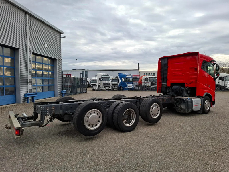 Volvo FH16-750 / VEB+ / ONLY:349761 KM / 9TON FRONT AXLE / INLINER / TECHNICAL 60TON / FULL-AIR / AUTOMATIC / EURO-6 / 2016 - Kamion sa golom šasijom i zatvorenom kabinom: slika 5 Volvo FH16-750 / VEB+ / ONLY:349761 KM / 9TON FRONT AXLE / INLINER / TECHNICAL 60TON / FULL-AIR / AUTOMATIC / EURO-6 / 2016 - Kamion sa golom šasijom i zatvorenom kabinom: slika 5