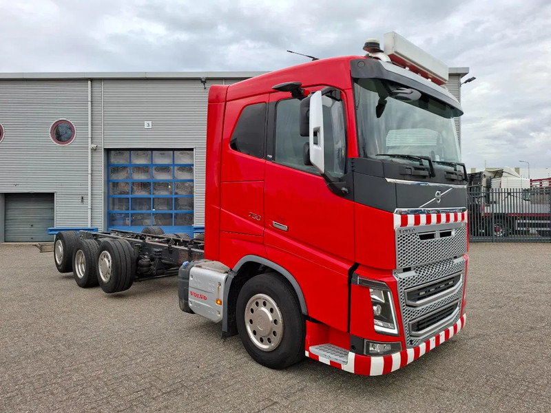 Volvo FH16-750 / VEB+ / ONLY:349761 KM / 9TON FRONT AXLE / INLINER / TECHNICAL 60TON / FULL-AIR / AUTOMATIC / EURO-6 / 2016 - Kamion sa golom šasijom i zatvorenom kabinom: slika 2 Volvo FH16-750 / VEB+ / ONLY:349761 KM / 9TON FRONT AXLE / INLINER / TECHNICAL 60TON / FULL-AIR / AUTOMATIC / EURO-6 / 2016 - Kamion sa golom šasijom i zatvorenom kabinom: slika 2