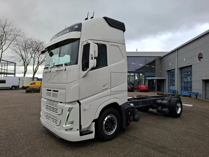 Volvo FH5-500 / XL / VEB+ / I-SAVE / I-PARKCOOL / ONLY:175784 KM / GERMAN TRUCK / FULL-AIR / WB:490 / ALCOA / LEATHER / 2023 - Kamion sa golom šasijom i zatvorenom kabinom: slika 1 Volvo FH5-500 / XL / VEB+ / I-SAVE / I-PARKCOOL / ONLY:175784 KM / GERMAN TRUCK / FULL-AIR / WB:490 / ALCOA / LEATHER / 2023 - Kamion sa golom šasijom i zatvorenom kabinom: slika 1