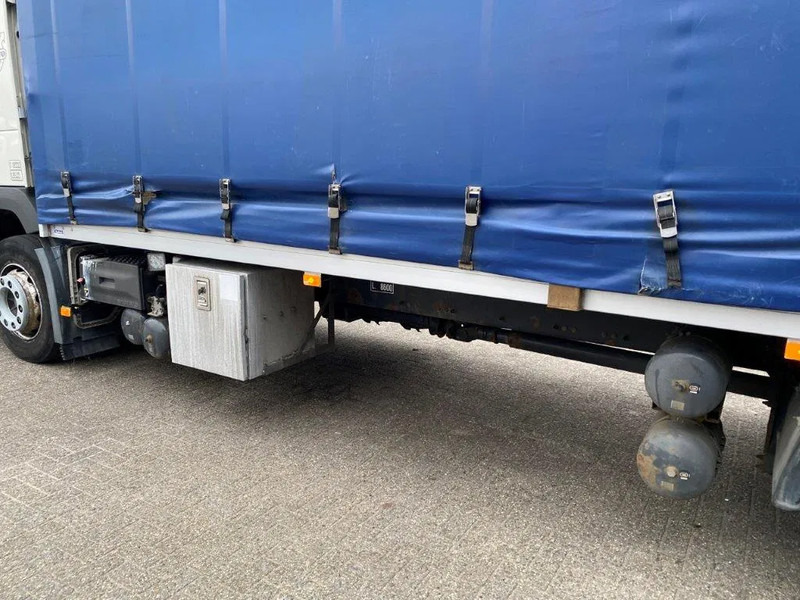 Kamion sa ceradom Volvo FM11-330 / LOW KM'S:472120 KM / LWDS / FULL-AIR / NAVI / CURTAIN SAILS / PLATFORM 2500KG / AUTOMATIC / EURO-6 / 2016: slika 14