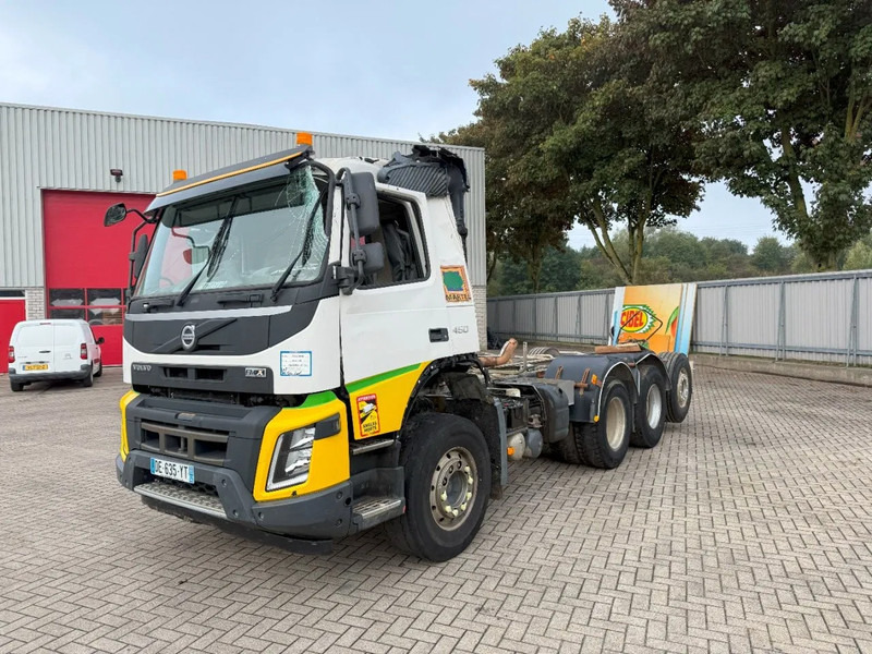 Volvo FMX 450 / ENGINE RUNNING / 8X4 / VEB / ONLY:260642 KM / PTO / LIFT+LENKACHSE / ALCOA / AUTOMATIC / EURO-6 / 2014 - Kamion sa golom šasijom i zatvorenom kabinom: slika 1 Volvo FMX 450 / ENGINE RUNNING / 8X4 / VEB / ONLY:260642 KM / PTO / LIFT+LENKACHSE / ALCOA / AUTOMATIC / EURO-6 / 2014 - Kamion sa golom šasijom i zatvorenom kabinom: slika 1