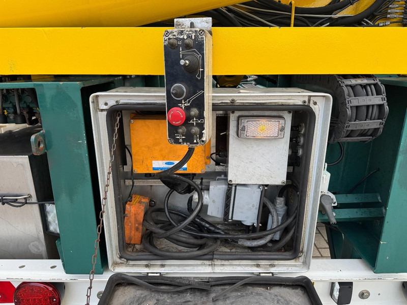 HAMMAR 151 S, Fully renovated, RC, 40 / 30 / 20 Ft - Poluprikolica za prevoz kontejnera/ Poluprikolica sa promenjivim sandukom: slika 4 HAMMAR 151 S, Fully renovated, RC, 40 / 30 / 20 Ft - Poluprikolica za prevoz kontejnera/ Poluprikolica sa promenjivim sandukom: slika 4