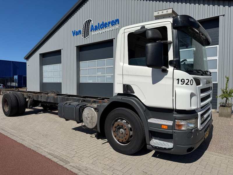 Scania P230 Retarder/Wb:630 cm /920Chassis - Kamion sa golom šasijom i zatvorenom kabinom: slika 1 Scania P230 Retarder/Wb:630 cm /920Chassis - Kamion sa golom šasijom i zatvorenom kabinom: slika 1