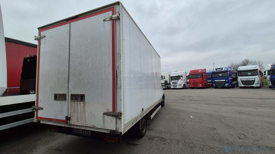 IVECO DAILY 35S16 skříň - 8 palet - Dostavno vozilo sa zatvorenim sandukom: slika 4 IVECO DAILY 35S16 skříň - 8 palet - Dostavno vozilo sa zatvorenim sandukom: slika 4